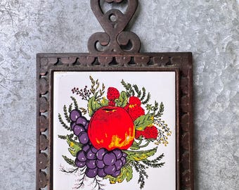 Salvamanteles de hierro fundido y cerámica con diseño de frutas, estilo rústico, campestre y grannycore.