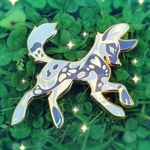 Painted wolf - HARD ENAMEL PIN: "Artistic Dog"