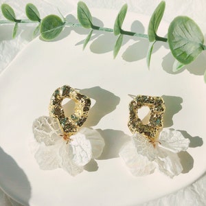 White Petal Flower Earrings/Cascade Petal Earrings/White And Gold Statement Earrings/Large Statement Earrings/Wedding Earrings