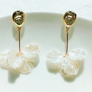 Shell Flower Petal Earrings / White and Gold Statement Dangles / Long Elegant Earrings / Summer Wedding Gift for Her