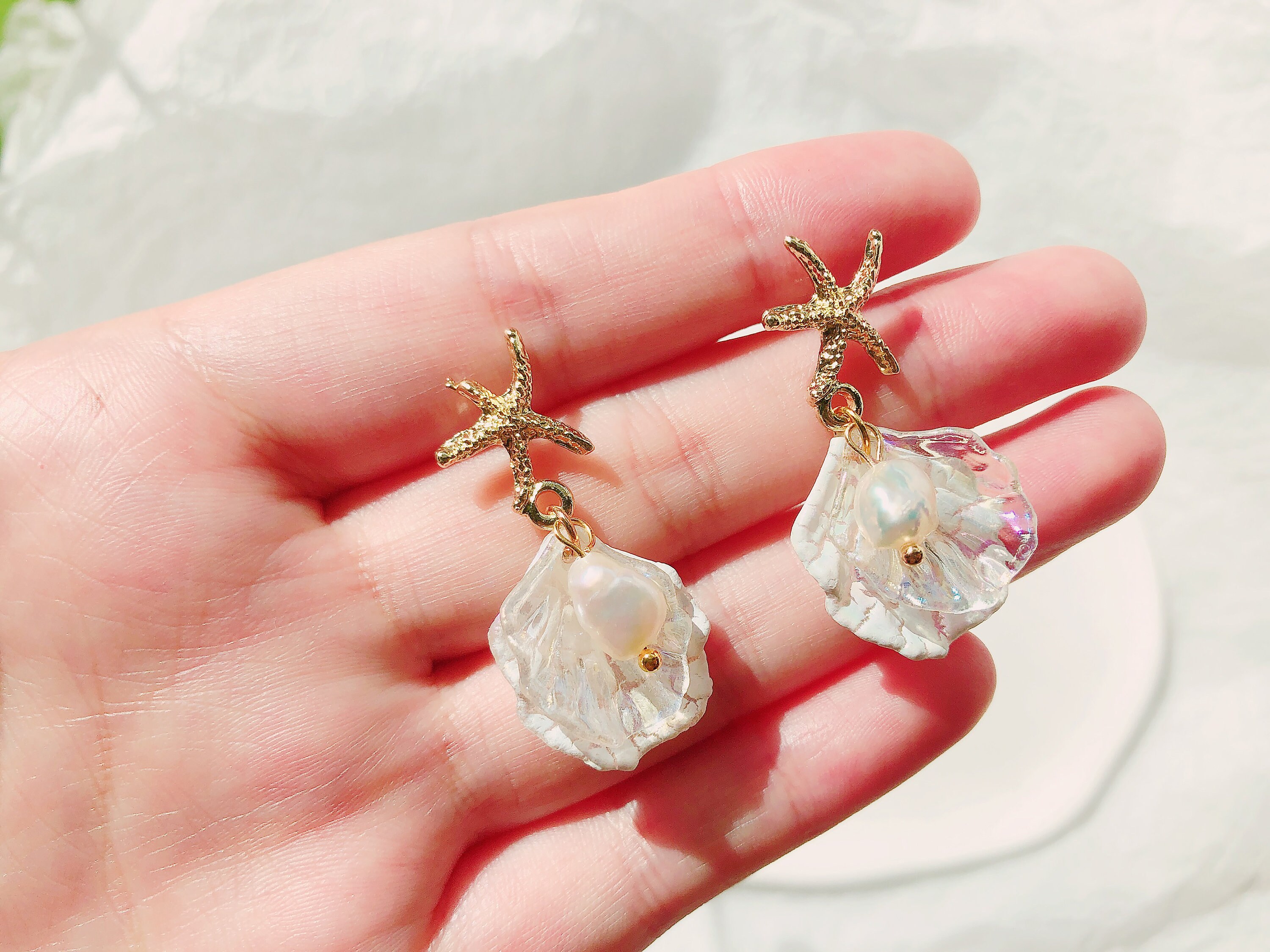 Gold Seestern Ohrringe/Muschel Perlen Ohrringe/Seestern mit Muschel Ohrringe/Sommer Ohrringe/Strand und Tropische Geschenke