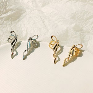 Dainty Gold/Silver Bowtie Earrings/ Gold Ribbon Earrings/ Bow Tie Earrings/ Bow Stud Earrings/Delicate Bowknot Wedding Guest Earrings
