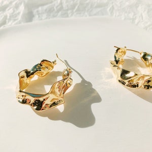 Braided Hoop Earrings/Gold Circle Hoop Earrings/Minimalist Earrings/Gold Circle Stud Earrings/Circle Earrings/Huggie Earrings/Gift for her