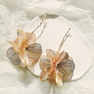 Übertrieben große Gold Ohrringe / Blumen Ohrhänger / riesige Herbst Statement Ohrringe / lange Ohrringe Schulter Staubwedel / Geschenk für sie