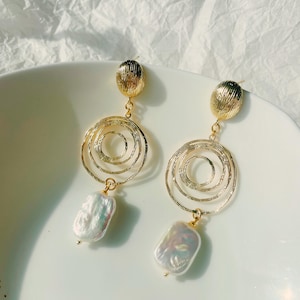 Baroque Pearl Drop Earrings / Freshwater Dangle / Petal Pearl Statement / Wedding Gift for Her / Summer Bridesmaid Jewelry
