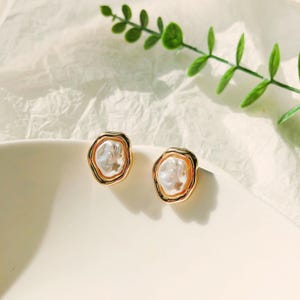 Gold Pearl Stud Earrings/Everyday Earring/Bridesmaids Pearl Earrings Wedding Pearl Jewelry Cute Gift For Her/Pearl Jewelry