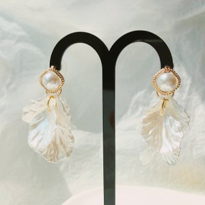 Shell Flower Petal Earrings/Elegant Floral Dangle Earrings/Flower Petal With Pearl Drop Earrings/Summer Wedding Earrings/Gift For Her