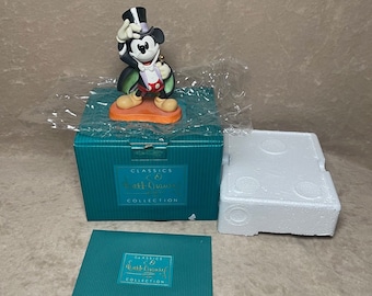 Vintage 1997 Walt Disney Classics Collection Magician Mickey On with the Show 1997 Membership Sculpture 09678359