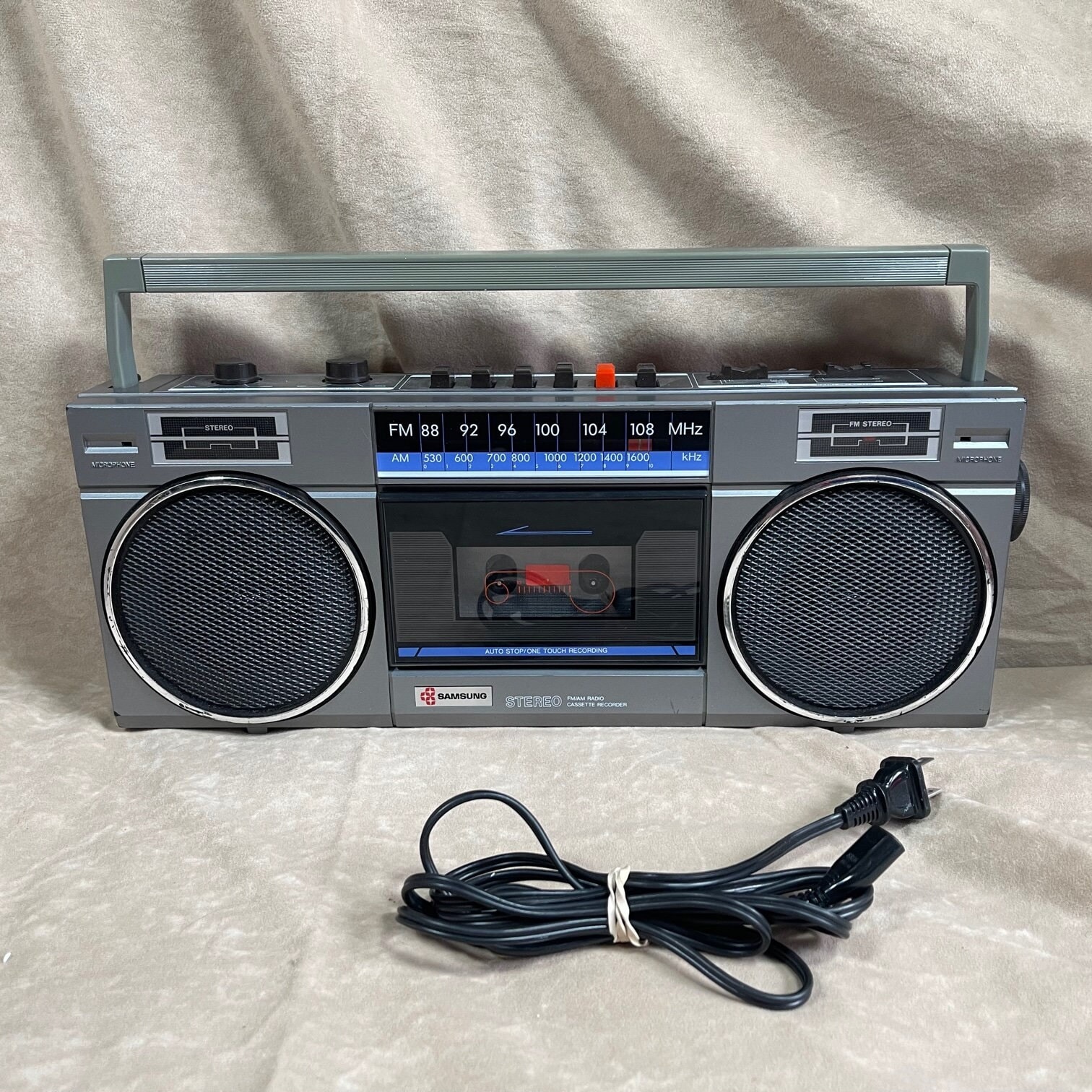 Vintage 1980s Samsung ST-K30 Boombox Cassette Tape Player/recorder