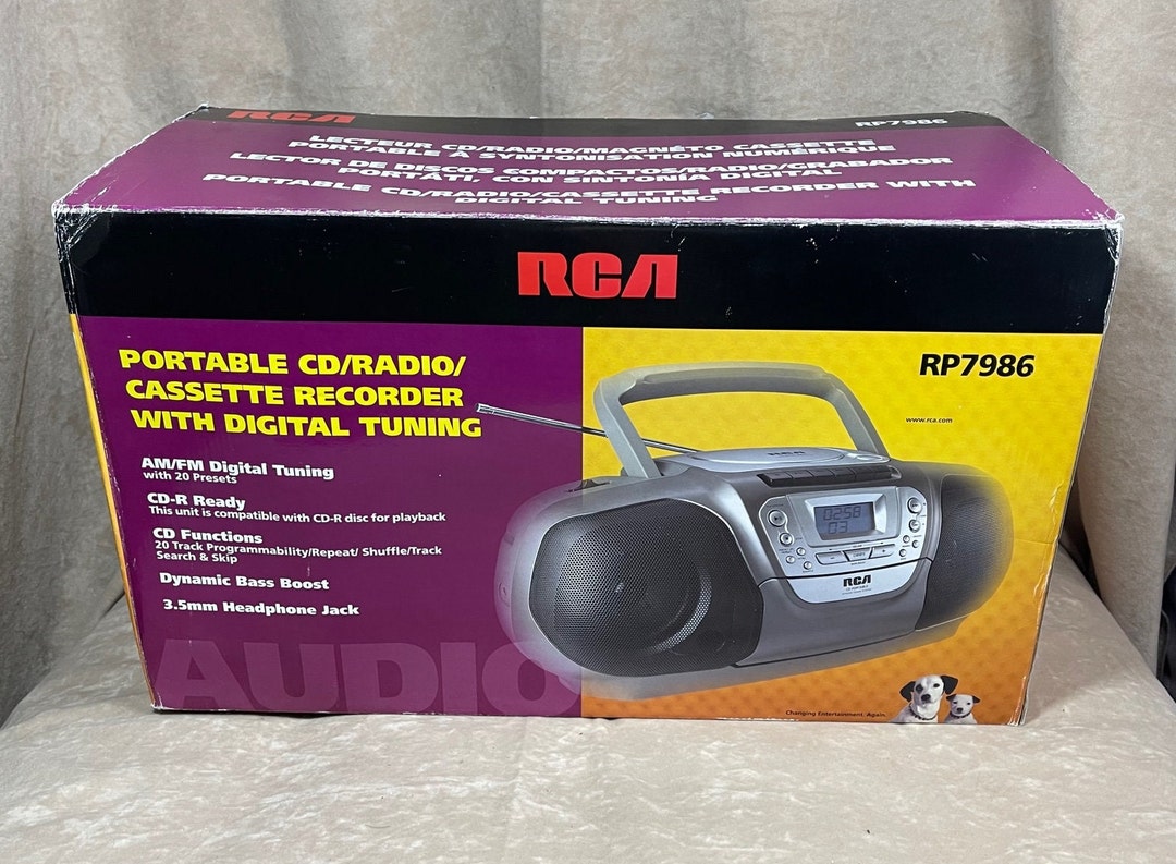(未使用･未開封品)　RCA RP2502 Personal CD Player by RCA lok26k6 Vintage 2004 RCA Portable Personal CD Disc Player #RP2502
