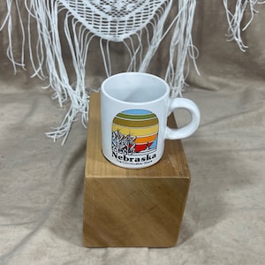 Vintage No Spill Nebraska State Tourism Brown Coffee Cup 10 Fl Oz