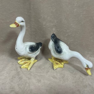 Vintage 1950s Midcentury Made in Japan Pair of Geese Ceramic Salt and Pepper Shakers