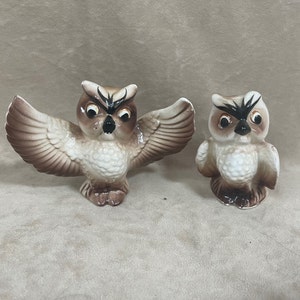 Vintage 1960s Napco Ceramic Hand Painted Owl Salt and Pepper Shakers Made in Japan