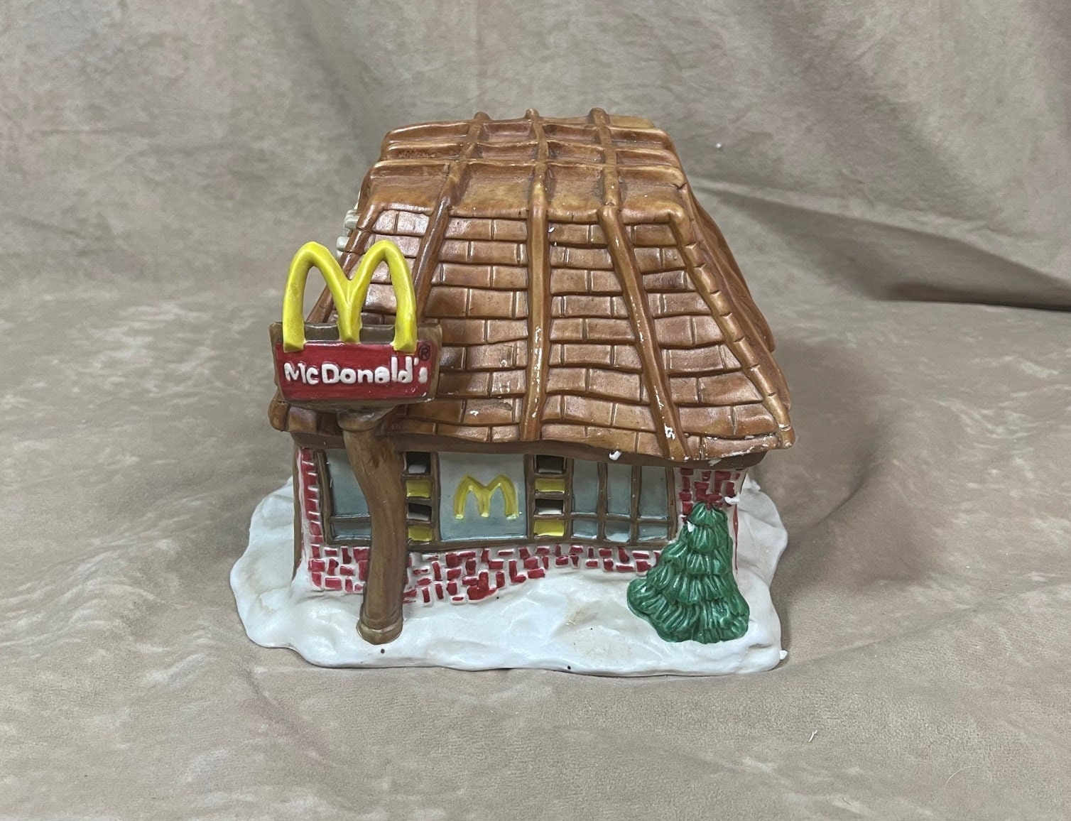 McDonald's ミニチュアハウス Supersized Lil Mcdonald's Display | Happy Meal Display | Wall