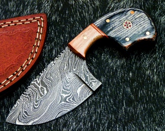 AE#9  Custom Made Damascus Steel Hunting Skinner Knife With Beautiful Handle & Leather Sheath