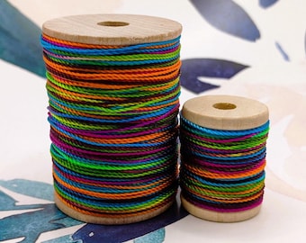 Hilo Groovy de nailon jaspeado teñido a mano