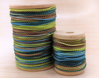 Hilo de ganchillo de nailon jaspeado Joshua Tree, teñido a mano.