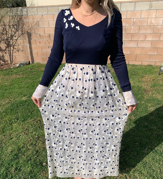 Gorgeous blue and white floral vintage dress