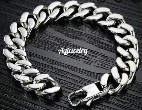 Valentino Garavani Men's Jewelry & Designer Bracelets | Valentino US