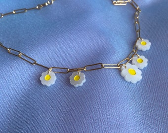 Daisy Chain Necklace | Bumble Floral Necklace | Gold Summer Floral Necklace