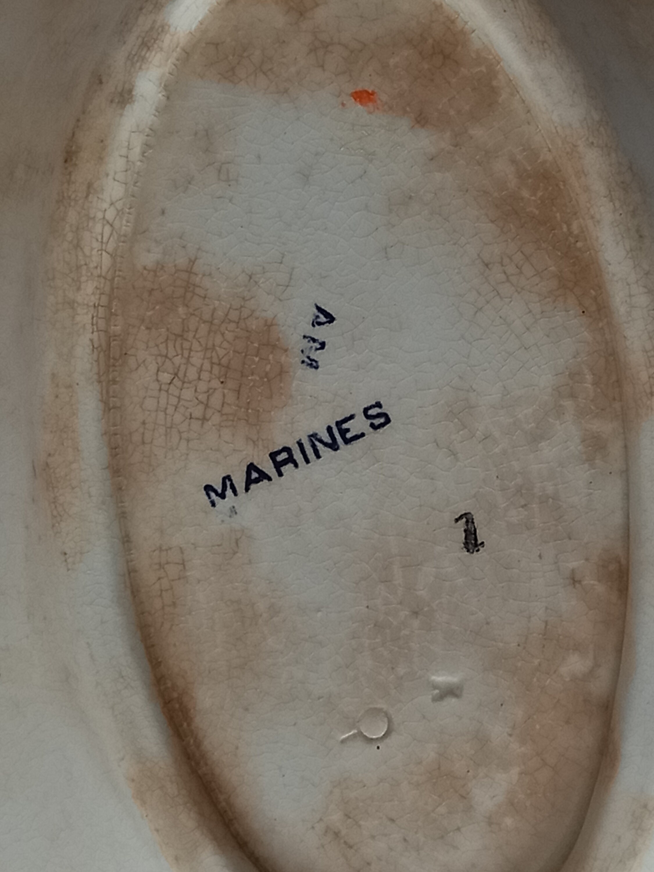 ペトルス・レグー作のアンティークオーバルプレートパターン