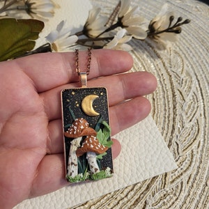 Sculpted Amanita Mushroom Necklace, Mushroom Pendant, Mushroom Necklace, Mushroom jewelry, Nature jewelry, Forest Lover, Toadstool
