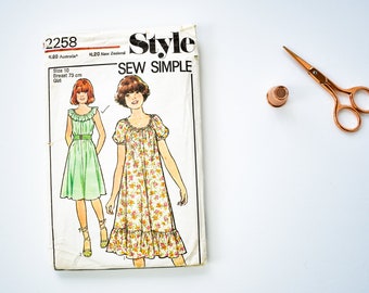 Style 2258 Vintage 1970s Sewing Pattern Girls Dress With 2 Sleeve Options - USED/CUT