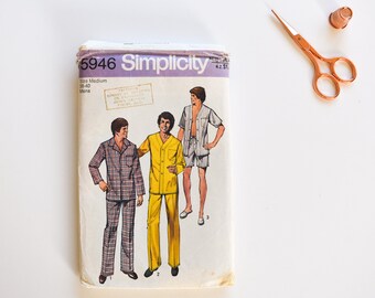 Simplicity 5946 Vintage 1970s Sewing Pattern Mens Pyjamas - Part USED/CUT, Part UNCUT Factory Folded