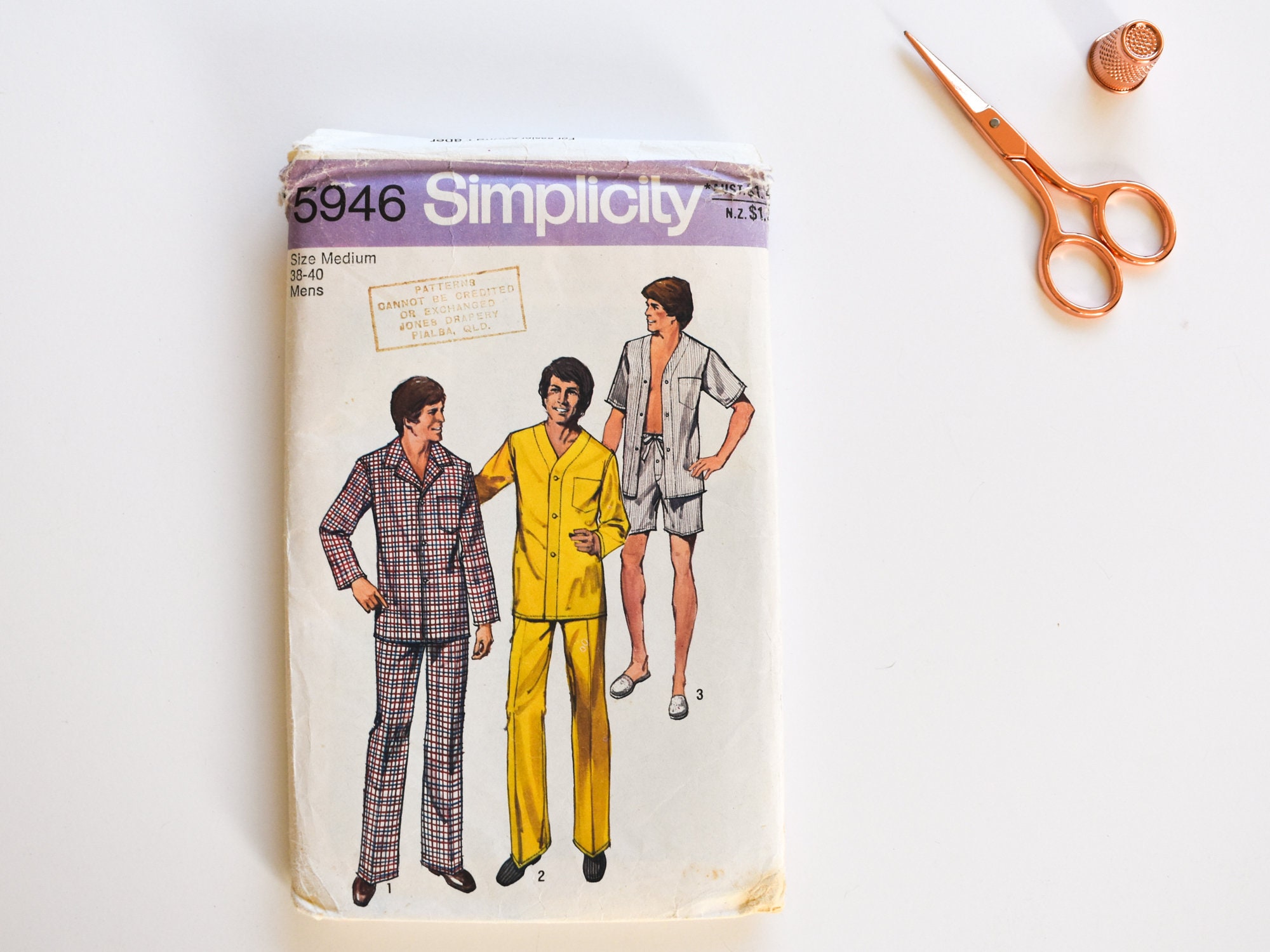 Vintage jaren 1960 jaren 70 Beige Cotton Blend Pyjama Set Top &broek HILLS Permanente Pers Ivy League Trad NOS Kleding Herenkleding Pyjamas & Badjassen Sets Gemiddelde 