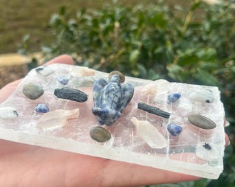 Clarity & Intuition Crystal Grid- Selenite, Sodalite, Quartz Points, Black Tourmaline, Labradorite, Rainbow Moonstone