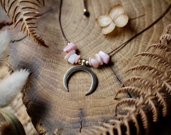 Mondin Halskette - Halbmond - Messing Schmuck - handgemachte Halskette - Mond Symbol - Mondin - zarte Halskette - Für Sie - Opal