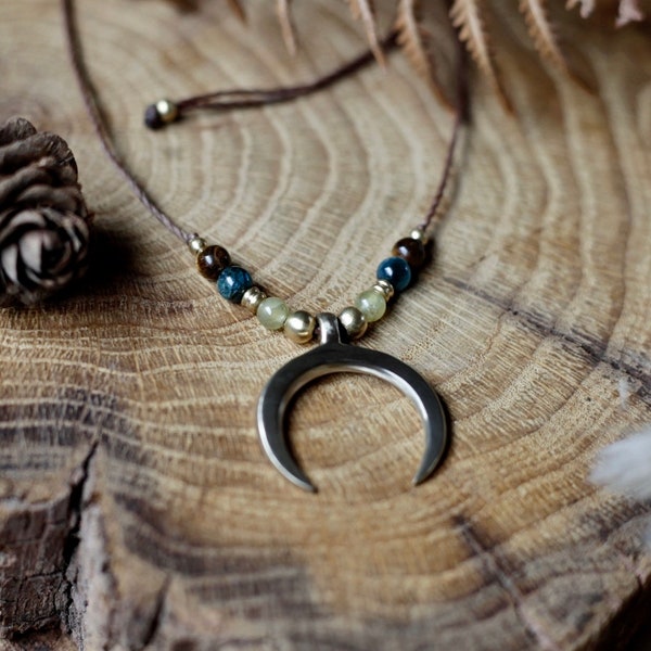 Mondin Halskette - Halbmond - Messing Schmuck - handgemachte Halskette - Mond Symbol - Mondin - zarte Halskette - Für Sie - Jade - Apatit