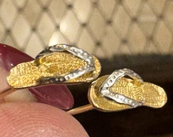vintage flip flops ring/ 10k 2 tone gold