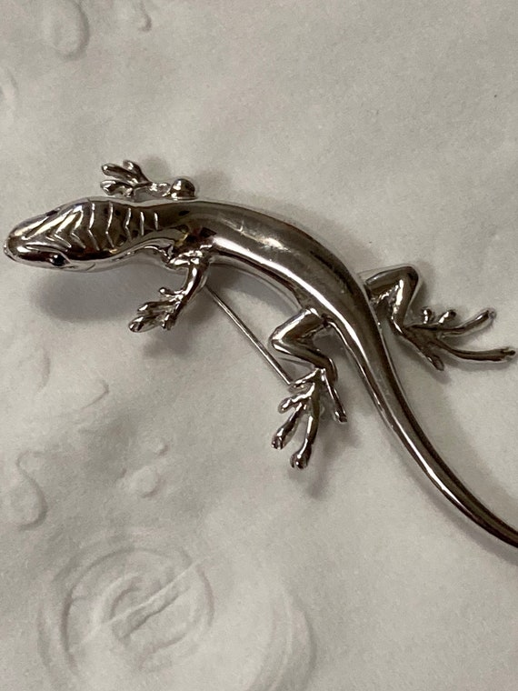 Vintage sterling silver lizard or salamander with 