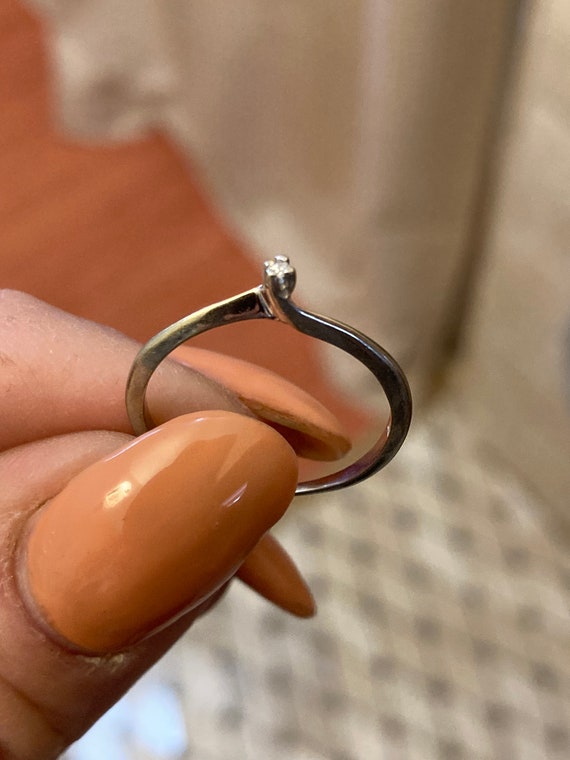 Vintage 10k diamond promise ring - image 4