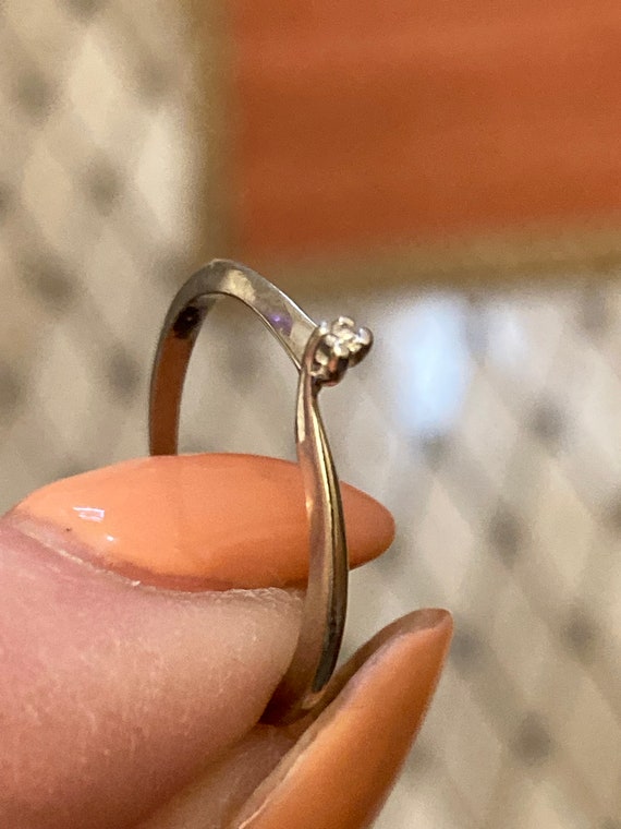 Vintage 10k diamond promise ring - image 5