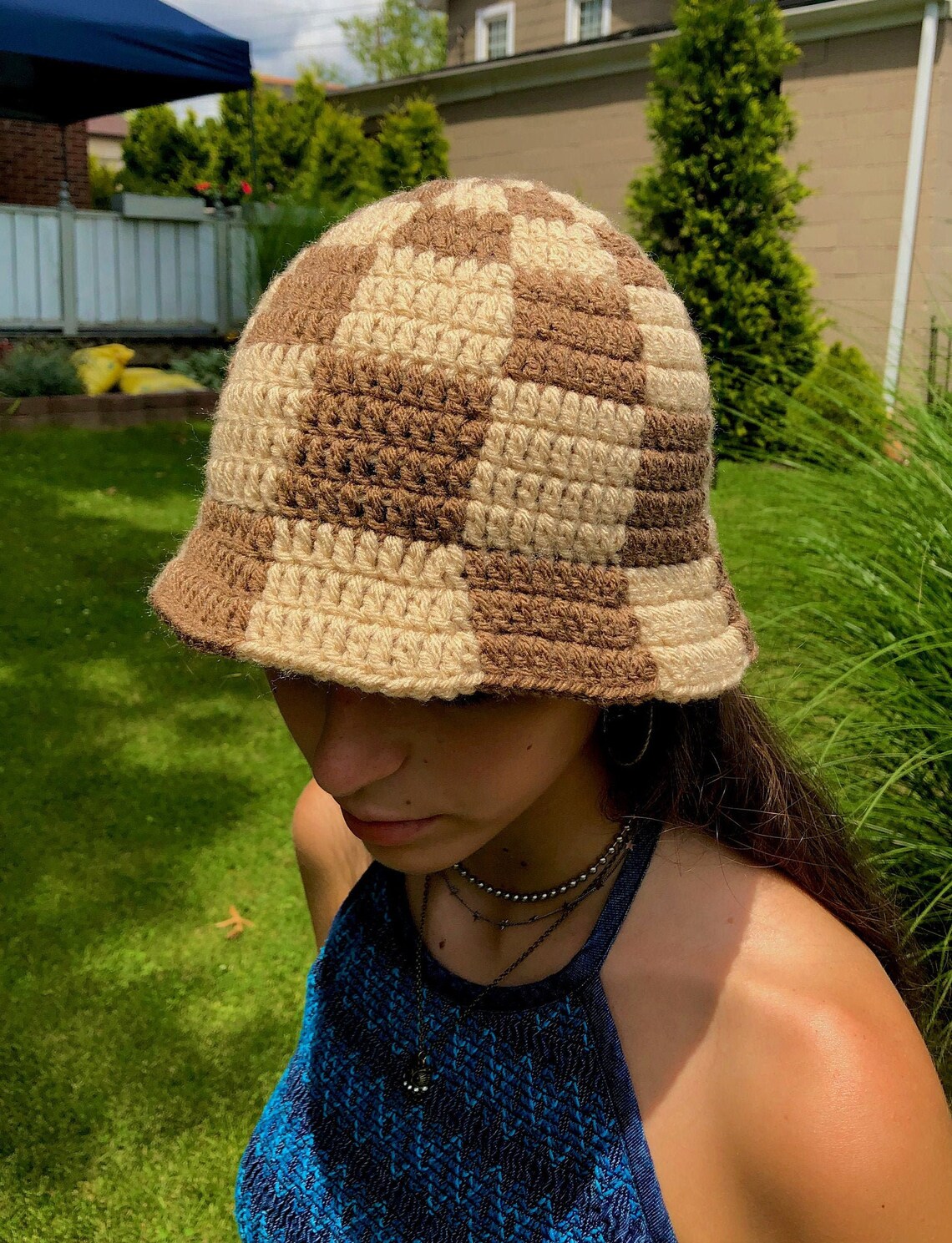 checkered bucket hat outfit
