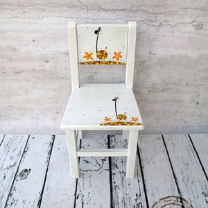 Personalized Wooden Nursery Chair, Hand Made White Kids Chair, Chair for Little Kids, Painted Giraffe, New Baby Gift, Toddler, Kids Room