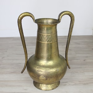 Wrought brass amphora from the 50s and 60s Umbrella stand VINTAGE Stick holder Furnishing accessory made in Italy Design Handmade handles