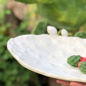 White ceramic cactus serving bowl. white serving dish. image 7