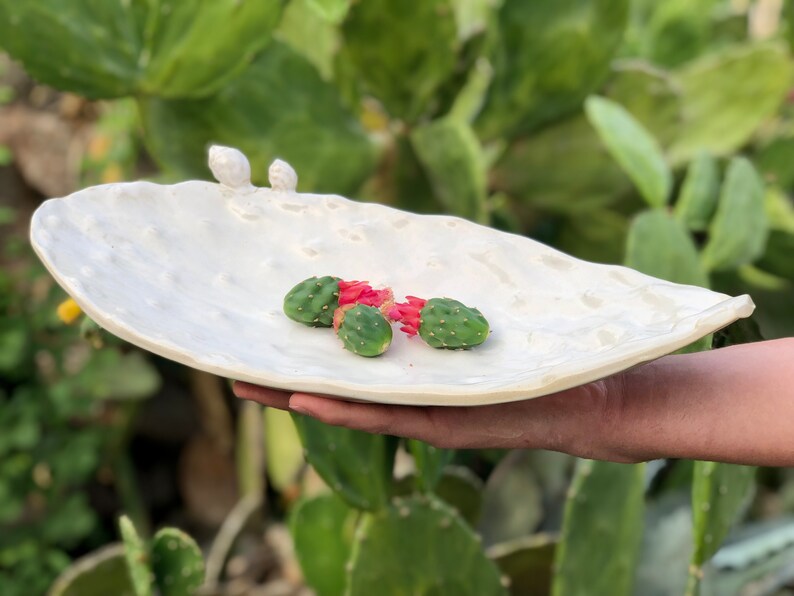 White ceramic cactus serving bowl. white serving dish. image 1