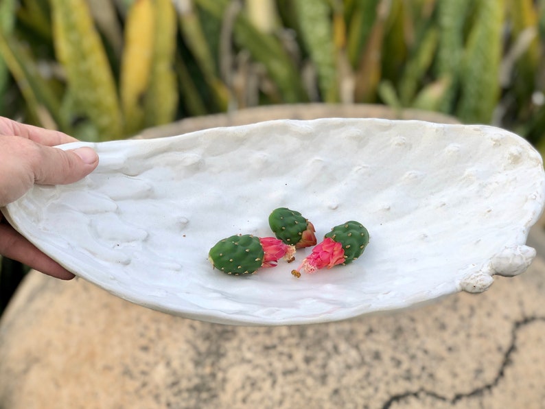 White ceramic cactus serving bowl. white serving dish. image 2