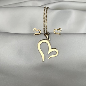 Heart Necklace and Earrings Set - Jewelry Gift Set - Non-tarnish Heart Pendant and Studs - Winter Jewelry - Snowflake and Star Necklace 0390