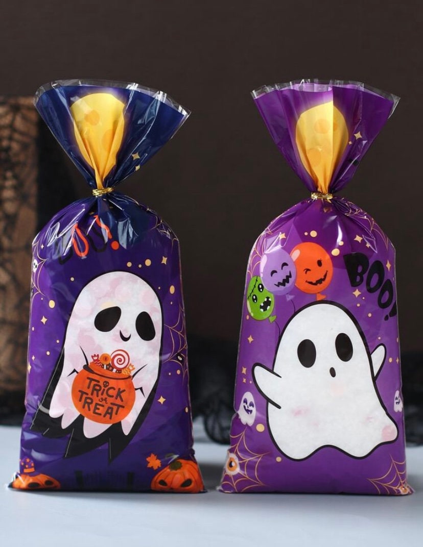 Halloween dark pumpkin wizard mixed sweet bags. Ties included. 12.5cmx27.2cm Pack of 10, 25, 50 or 100. FREE UK DELIVERY