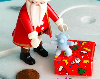 PLAYMOBIL CHRISTMAS SANTA Claus Gift Winter Ski Mountain City