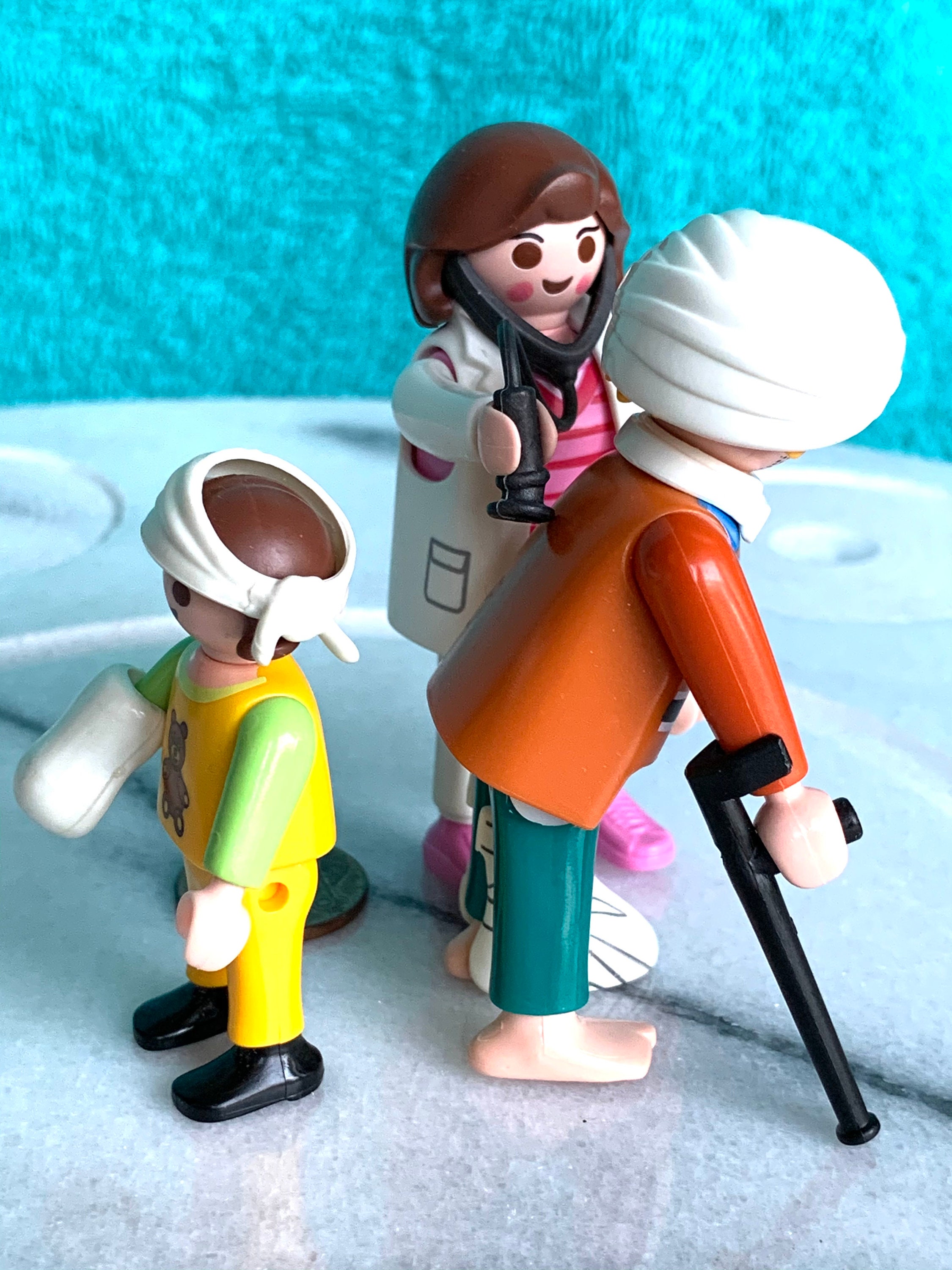 PLAYMOBIL HOSPITAL DOCTOR Gift Action Figure Toy, Medical Nurse With  Patient After Accident, Dad at the Clinic With Kid Bandage, Surgery -   Sweden