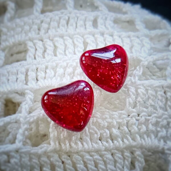 SCARLET HEARTS hypoallergenic stainless steel hand-painted dainty heart stud earrings