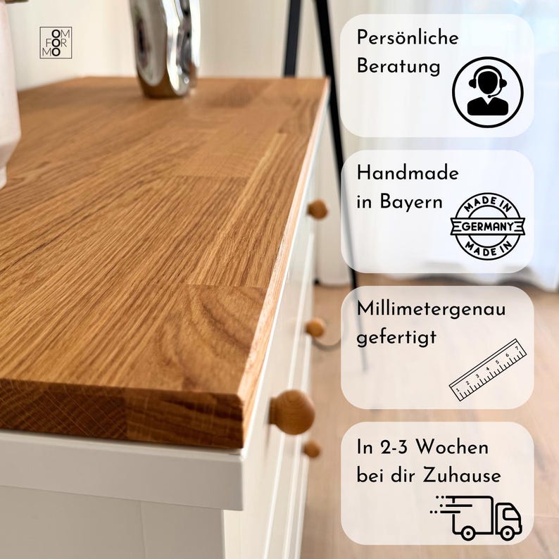 IKEA Hemnes Kommode mit einer Deckplatte aus Eichenmassivholz und passenden Möbelknöpfen Kuula von Omformo. Listet Fakten über die Produkte und die Firma auf wie "Persönliche Beratung, Handmade in Bayern, 100 % passgenau für deine IKEA Möbel und In 2-5 Werktagen bei dir Zuhause" für Standardplatten.