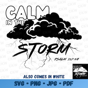 Pode incluir: Design gráfico em preto e branco com o texto "Calm in the Storm" e "Salmo 107:29". O design apresenta uma nuvem estilizada com raios e as palavras "Calm in the Storm" em negrito.