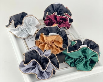 Satin Scrunchie | Handgemachte Oversized Haargummi mit Kristallstein